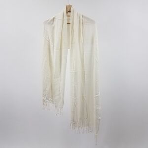 NWOT BINYA New York Eggshell Shawl Wrap Scarf